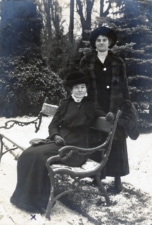 Clara and Gertrud Häfner circa 1909