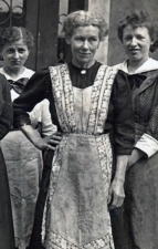 Hedwig Speck circa 1914