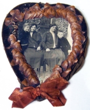 Elizabeth Nauke, Clara Häfner, Gertrud and Wolfgang Nauke circa 1925