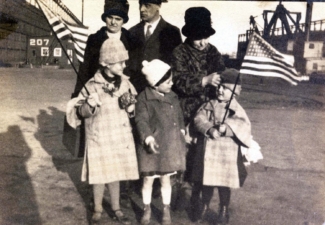 Nauke &amp; Häfner families arrive in America 1927